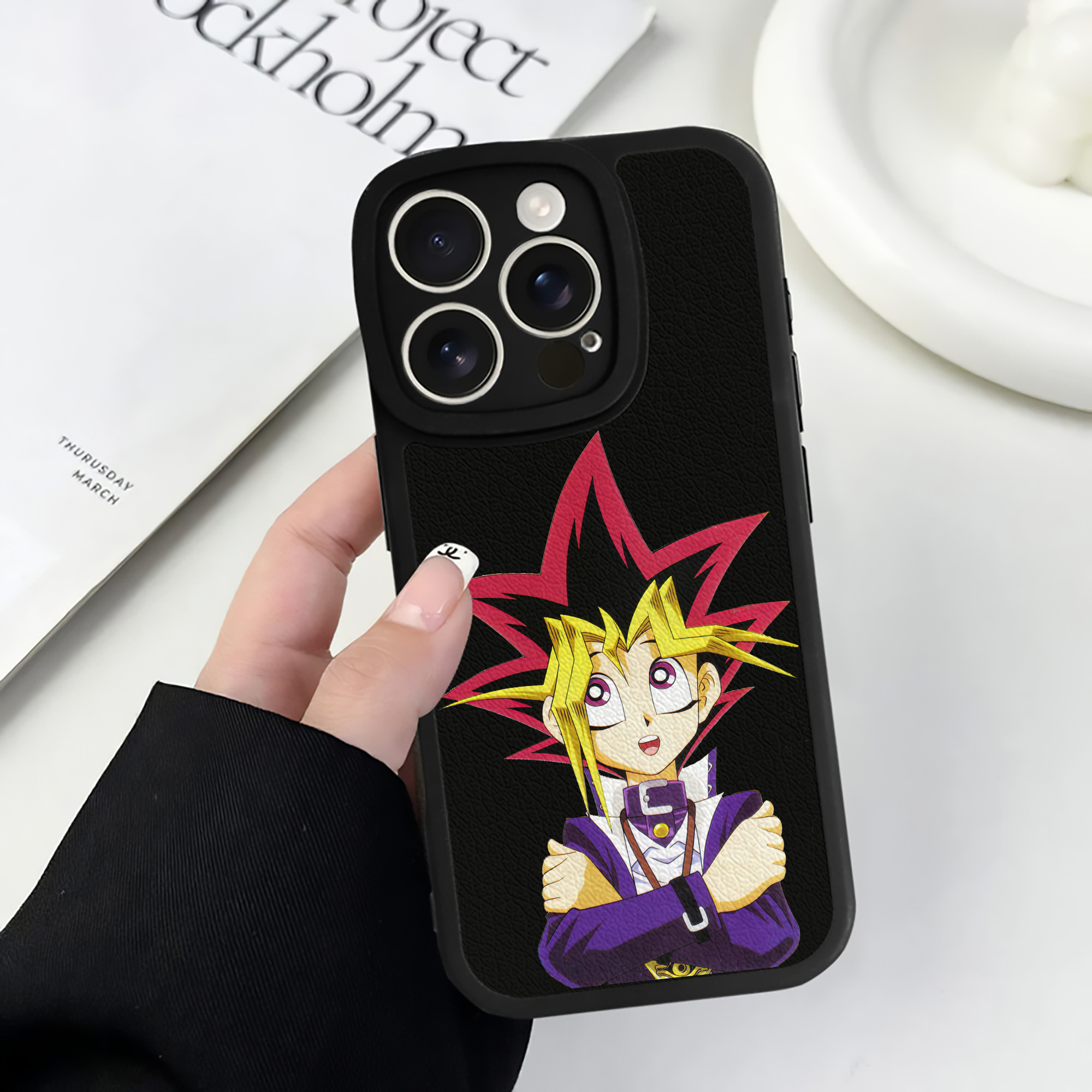 遊☆戯☆王 Yu-Gi-Oh! 【iPhone 16シリーズ対応】シリコンスマホケース（レザー調） 材質：シリコン